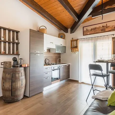 Apartment Terrazza Privata! Con Wi-fi E Aria Condizionata